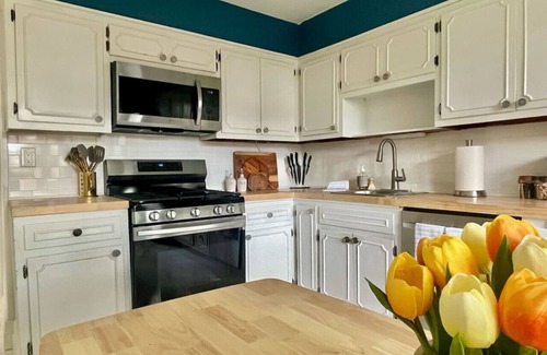 Constable Hook Apartment | Bayonne Oasis: Welcoming Family Space