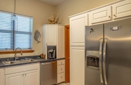 Carrabelle House | Bayou Breeze is a waterfront house on a private one-acre lot