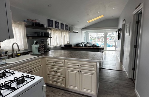 Tuckerton Beach House | Bayside Bungalow! Tuckerton Beach, Lagoon Front, 2 Boat Docks
