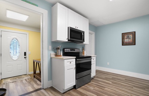 Cape Charles House | Bayside - Classic duplex in historic downtown!