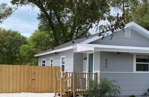Clearwater Cottage | ☆Bayside Coastal Cottage☆ great location, beaches