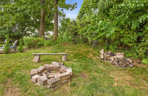 Sodus Point Cottage | Bayside Getaway 2 bdrm cottage with bay view