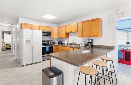 Montego Bay House | Bayside Tiki Summary: