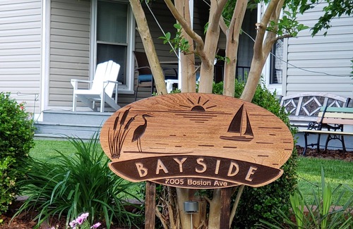 Rose Haven House | Bayside/Waterview Attractive 3 BR home 2 blocks from marina, beaches & more.