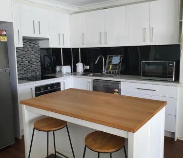 Runaway Bay Apartment | Bayview Bay Apartments and Marina