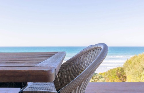 Port Fairy House | Bayview Beachfront Apartment - nestled in the dunes of Port Fairy's Eastern Beach