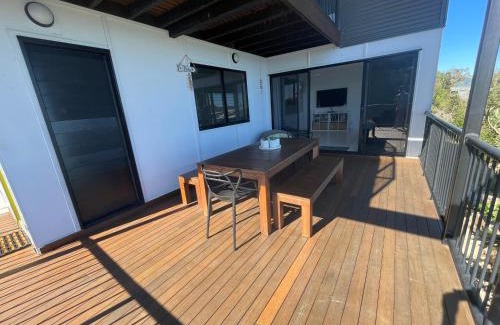 Brisbane Waterfront House | Bayview Breeze