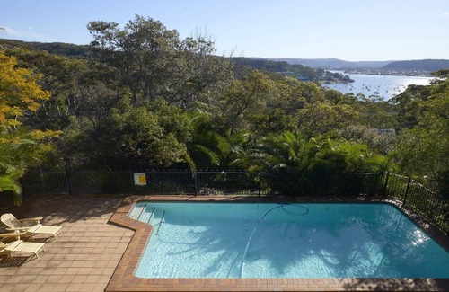Killcare Heights Apartment | Bayviews, Pool and Amazing Sunsets