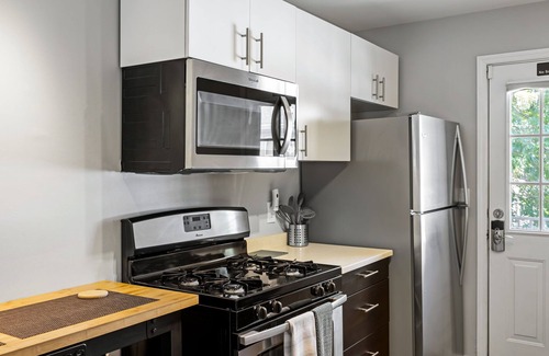Atlanta Apartment | (BC2bI) Clean, Cozy, Convenient Condo in Buckhead w/Free Parking