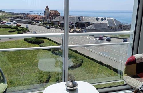 Quiberon Apartment | Beach 20 m away, renovated 2-room apartment, unobstructed sea view