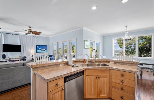 Oceanmarsh Subdivision House | Beach Access - Views of the Marsh and Harbor River - Sleeps 10