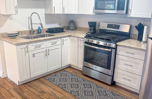Long Beach House | Beach Access BBQ Grill Cozy Studio WIFI