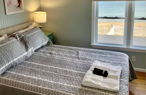 Salisbury Beach House | Beach Access - Free Parking - Grill