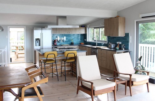 Stanmore Bay House | Beach Bach for all the Family