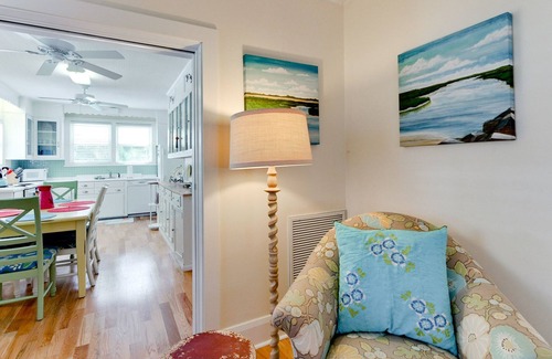 Anna Maria Cottage | Beach Basket Cottage: Cute Old Florida Style Beach Cottage just steps to the Beach!