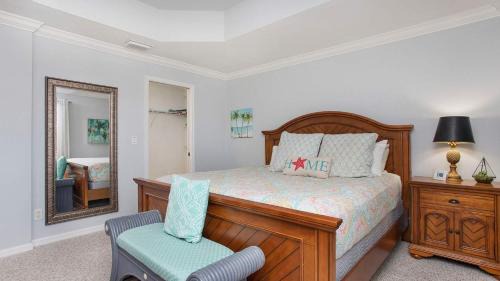 Naples Park House | Beach Bike Ride Salt Water Pool Sleeps 10