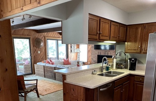 The Pines House | Beach Block 4 bedroom home