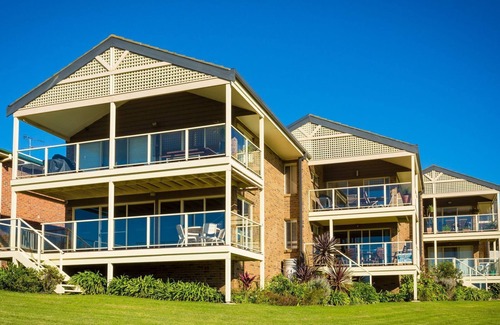 North Narooma Apartment | Beach Breakers Apartment - Stunning Views