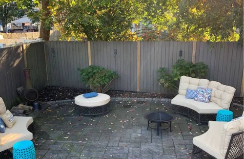 Woodmont House | Beach Bungalow “Anchor Down” 5 min walk to sand!