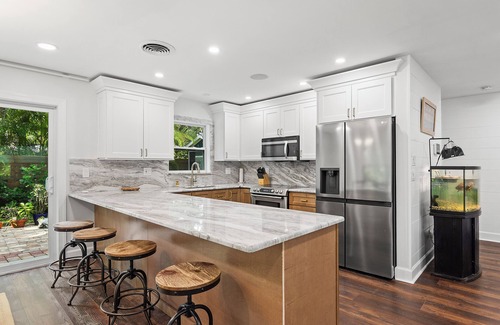 Wabasso Beach House | Beach Bungalow w/Private Beach Access 1 BD, 2 BA, Dogs Welcome, Quiet