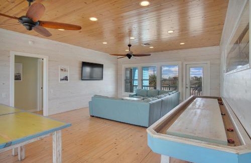 Port Aransas House | Beach Club 2