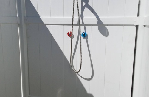 York Beach Cottage | Beach Cottage Walking Distance to Long Sands Beach