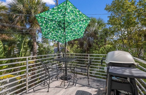 Anna Maria Apartment | Beach Don't Kill My Vibe by Beach Boutique Rentals