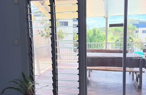 Emu Park Apartment | Beach Dorm accommodation with shared toilet & shower