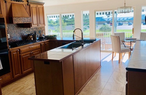 Long Branch House | Beach front. 3,800 sq ft, modern, and bright.