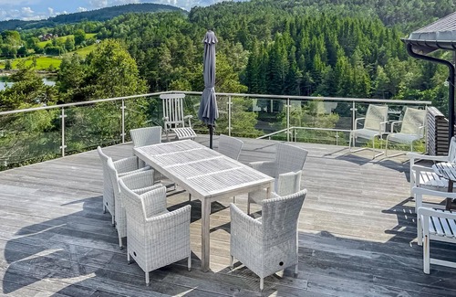 Sveio House | Beach front home in Førde i Hordaland