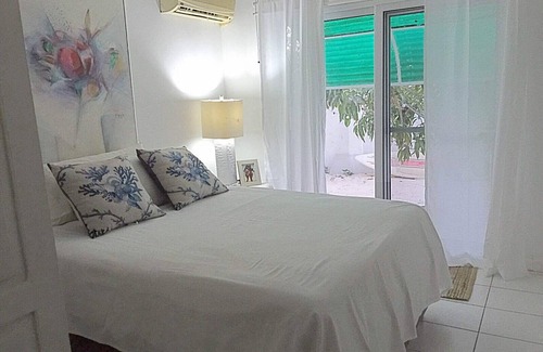 Pos Chiquito House | Beach Front Honeymoon B