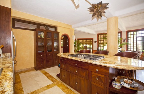 Litibu House | Beach Front House - Sunset Views. Best location on Litibu!