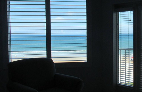 Ormond Beach Condo | Beach Front Ocean View Gold Crown Rsrt 2/2 Sleeps 6 AVAILABLE MAY 31-JUN 7 '24