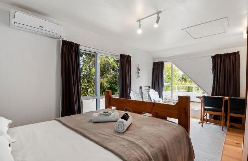 Kaiteriteri House | Beach Front Studio, Palms - Tapu Bay Studio