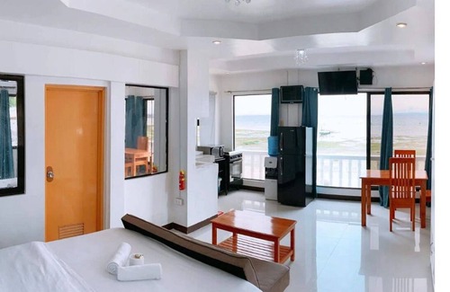 Oslob Apartment | Beach front Studio Unit Pet friendly Big yard and cottage