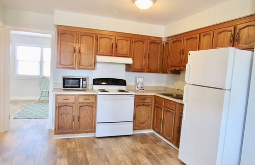 Nags Head Apartment | Beach Haven, less than 1 block to beach! Full kitchen, Private & Spacious.