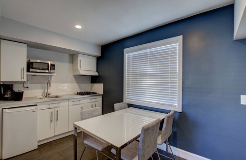 North Pacific Beach Hotel | Beach Haven - Near Pacific Beach Park