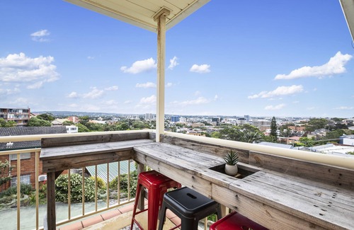The Hill Apartment | Beach Haven on The Hill