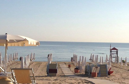 Villanova House | Beach Holidays in House with Veranda, Wi-Fi, A / C and Park: Villetta Monica n. 33