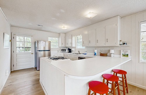 Edisto Island House | Beach home with huge lawn, open deck, covered patio & grill