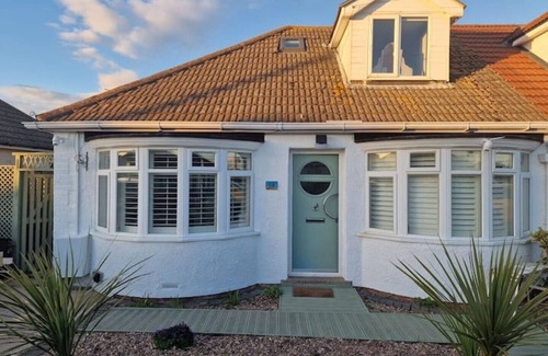 Mablethorpe House | Beach house 200m to beach.Stylish, Modern Sleeps 6. Suit Summer or Winter break