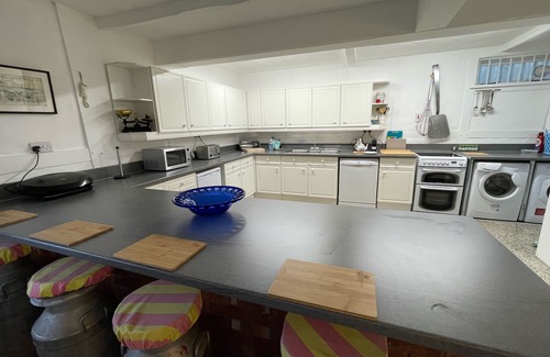 Lee House | Beach House directly on the Sea front DEEP STEAM CLEANED AND SANITISED
