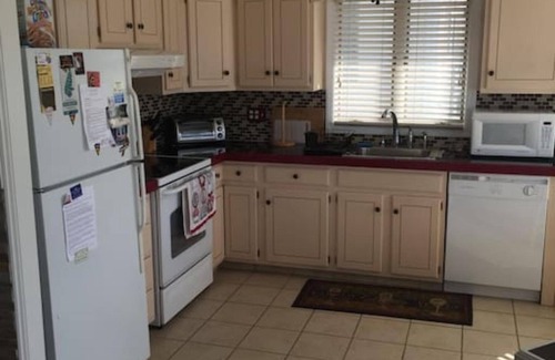 Townsend's Inlet House | Beach house . Families and pet friendly. 217 82nd Street South