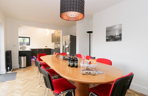 Bridlington Cottage | BEACH HOUSE, pet friendly, character holiday cottage in Bridlington