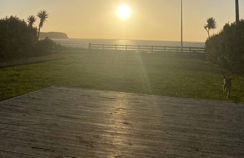 Omapere House | Beach House - Stunning Sunsets directly looking at Hokianga Bar