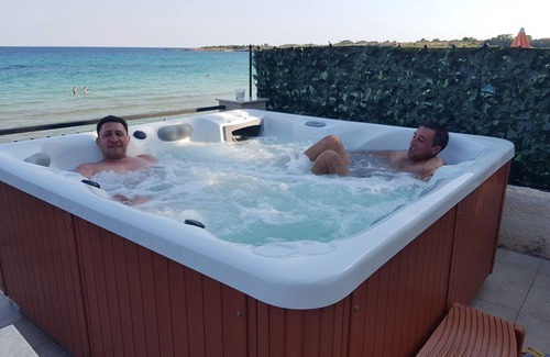 Fontane Bianche House | Beach house/villa in Fontane Bianche, Syracuse, directly by the sea with Jacuzzi
