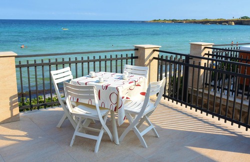 Fontane Bianche House | Beach house/villa in Fontane Bianche, Syracuse, directly by the sea with Jacuzzi