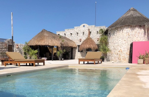 Chuburna Puerto Villa | Beach house with pool in Mexico