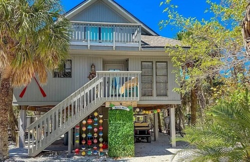 Safety Harbor Club House | Beach house with Lake View, Boat Slip, Golf Cart, Pickleball and Pool