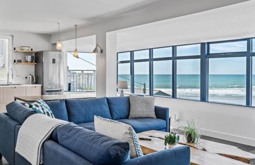 Portreath House | Beach House with Stunning Sea Views